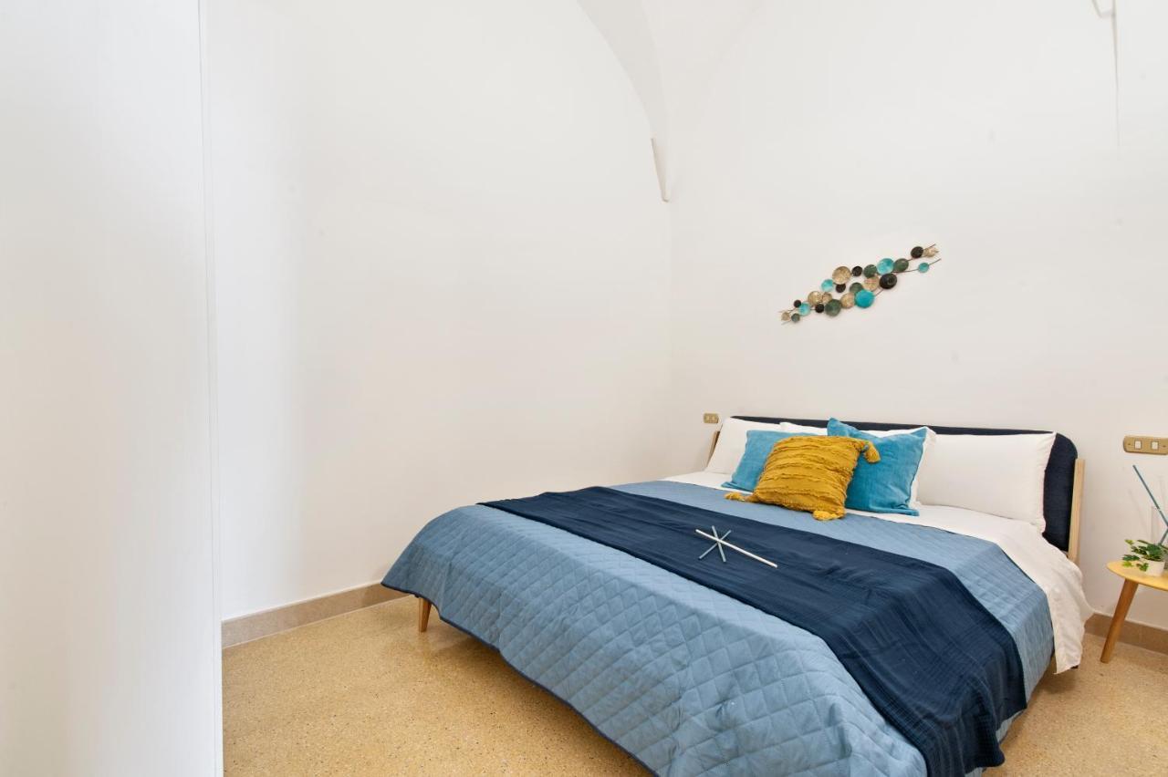 Blue Loft - Old Town Apartment Sit 레체 외부 사진